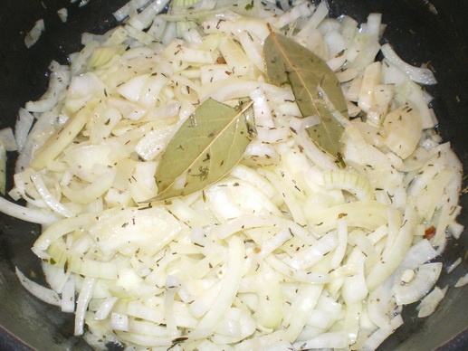 Steak s burgundskými šampiňónmi a zlatými zemiakmi - obrázok 3