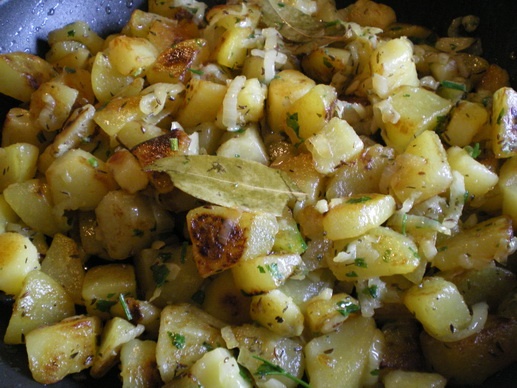 Steak s burgundskými šampiňónmi a zlatými zemiakmi - obrázok 4