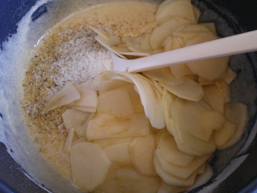 Ultraľahký jablkový koláč s rumovou omáčkou (fotorecept) - obrázok 2