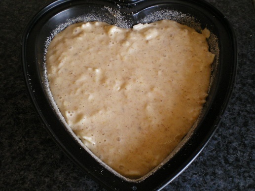 Ultraľahký jablkový koláč s rumovou omáčkou (fotorecept) - obrázok 3