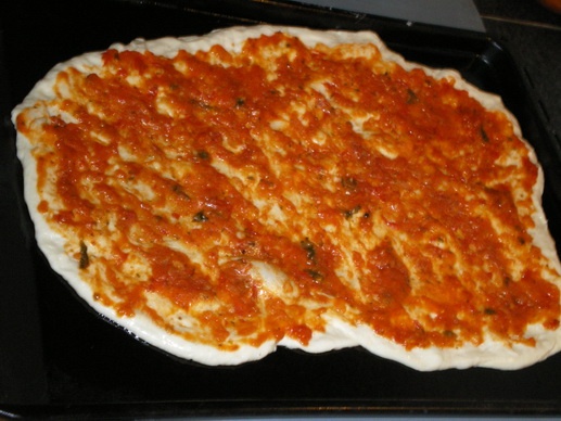 Moje nové obľúbené cesto na pizzu s domácou omáčkou (fotorecept) - obrázok 8