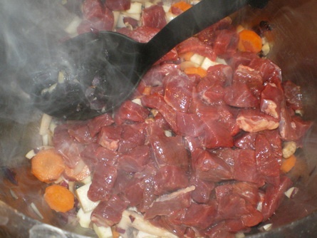 Hovädzie na čiernom pive s rozmarínom (fotorecept) - obrázok 4