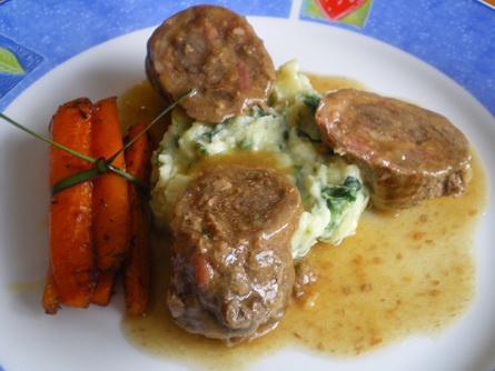 Hovädzie rolky so špenátovou zemiakovou kašou a sladkou mrkvou (fotorecept) - obrázok 14