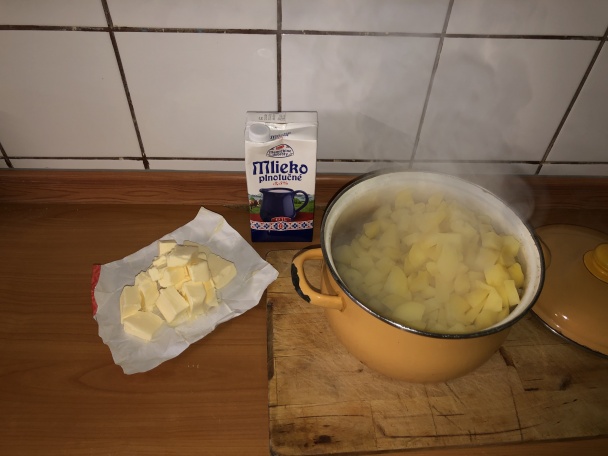 Bravčové rezne so zemiakovou kašou - obrázok 4