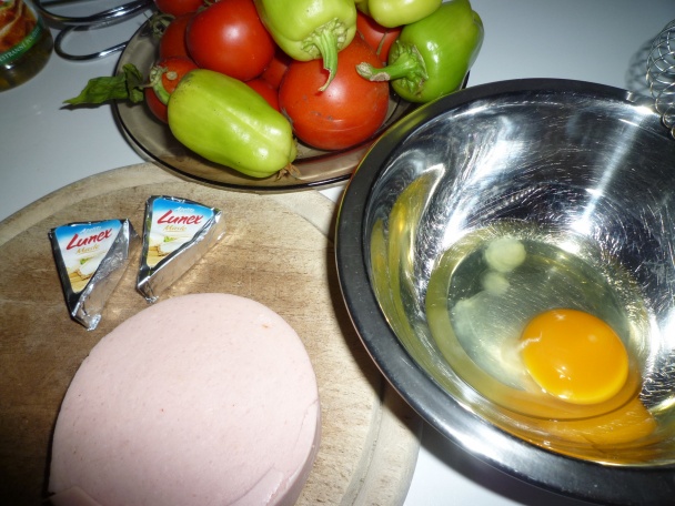 Jankove raňajky a desiata, omeleta, liptovská saláma, syr (fotorecept) - obrázok 1