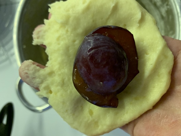 Slivkové guľky zo zemiakového cesta alebo gombovce (fotorecept) - obrázok 3