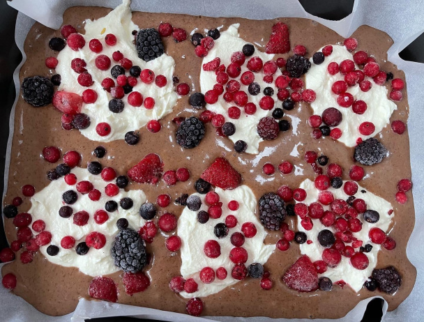 Úžasný hrnčekový tvarohový koláč - obrázok 3