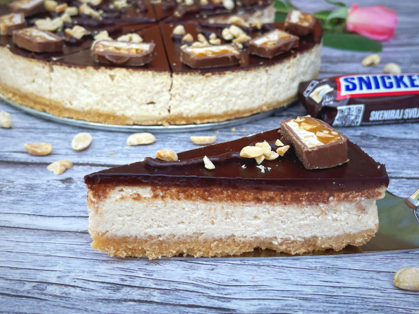 Snickers cheesecake - obrázok 3
