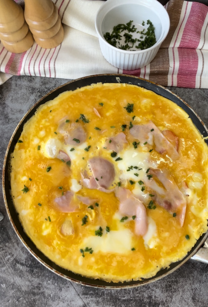 Omeleta s tortillou a plesňovým syrom (fotorecept) - obrázok 2