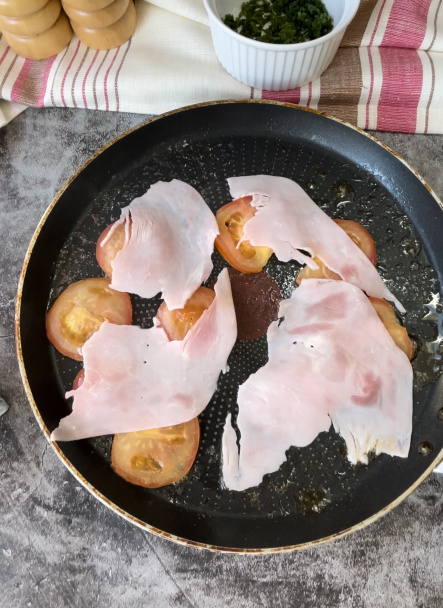 Omeleta s tortillou a plesňovým syrom (fotorecept) - obrázok 1