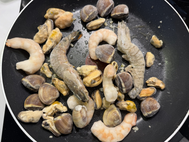 Omáčka s morskými plodmi na špagety (fotorecept) - obrázok 1