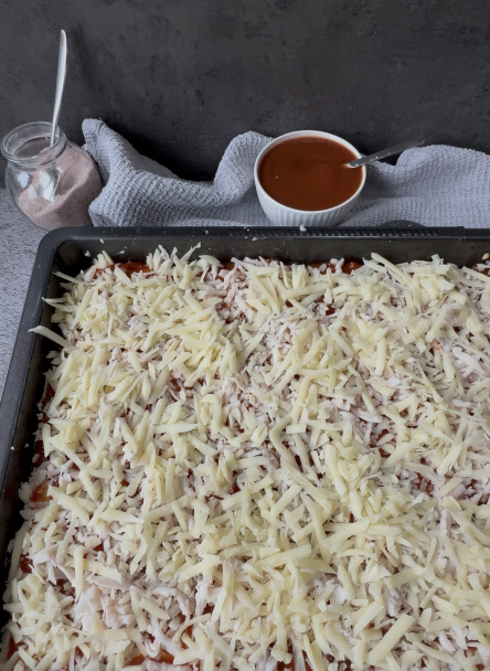 Domáca pizza na plechu bez miesenia (fotorecept) - obrázok 5