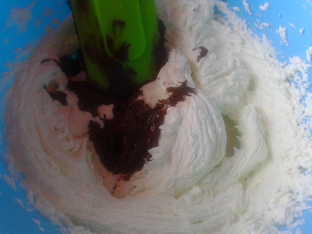 Biele kakaové rezy s čokoládovým krémom (fotorecept) - obrázok 7