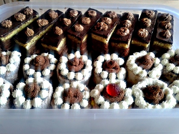 Biele kakaové rezy s čokoládovým krémom (fotorecept) - obrázok 9