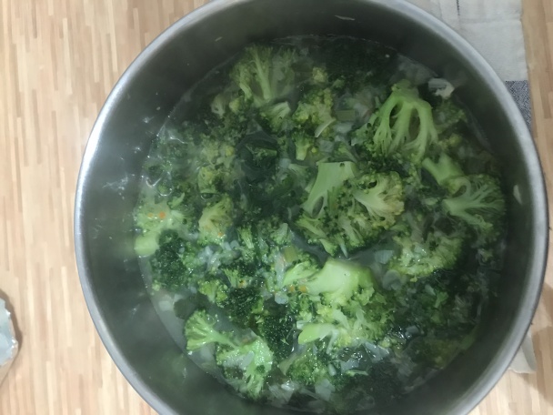 Krémová brokolicová polievka (fotorecept) - obrázok 4