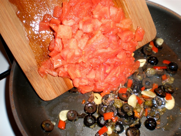 Špagety alla Puttanesca (fotorecept) - obrázok 12