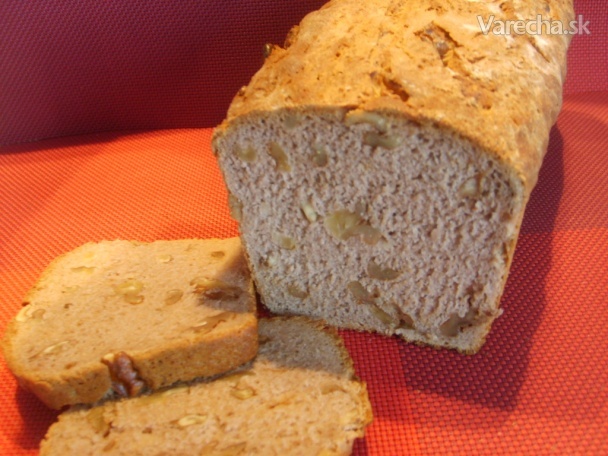 Chlieb s vlašskými orechmi (fotopostup)