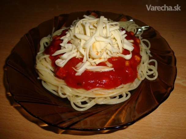Špagety s pikantnou omáčkou (fotorecept)