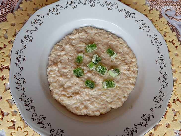 Ovsená jablková kaša