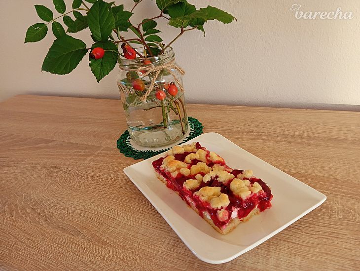 Rýchly krehký slivkový koláč s tvarohom (fotorecept)