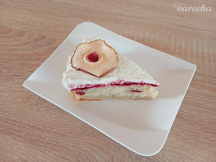 Jablkový koláč z kyslého mlieka s tvarohovým krémom 