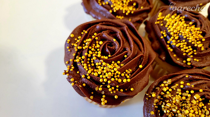 Jednoduché čokoládové cupcakes (videorecept)