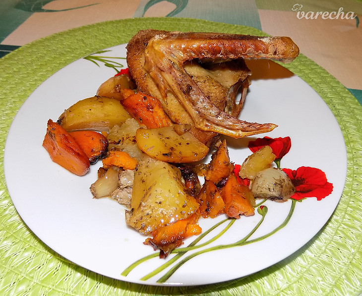 Kačka pečená na zemiakoch a batatoch (fotorecept)