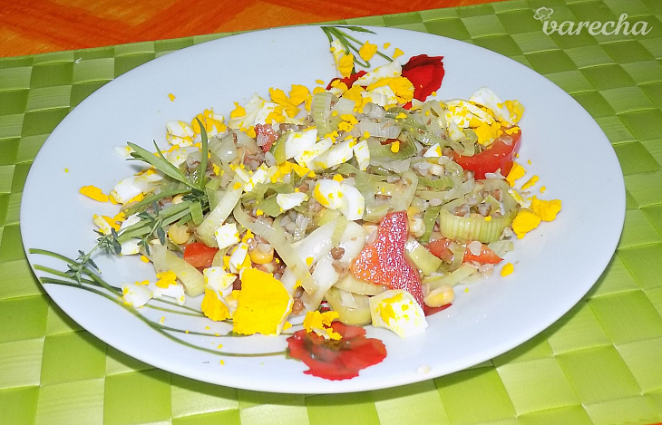 Pohánkový šalát so zeleninou a s vajíčkom (fotorecept)