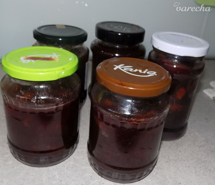 Nakladané slivky s kakaom (fotorecept)