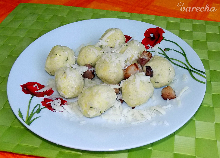 Pšenové guľôčky so syrom a slaninou (fotorecept)