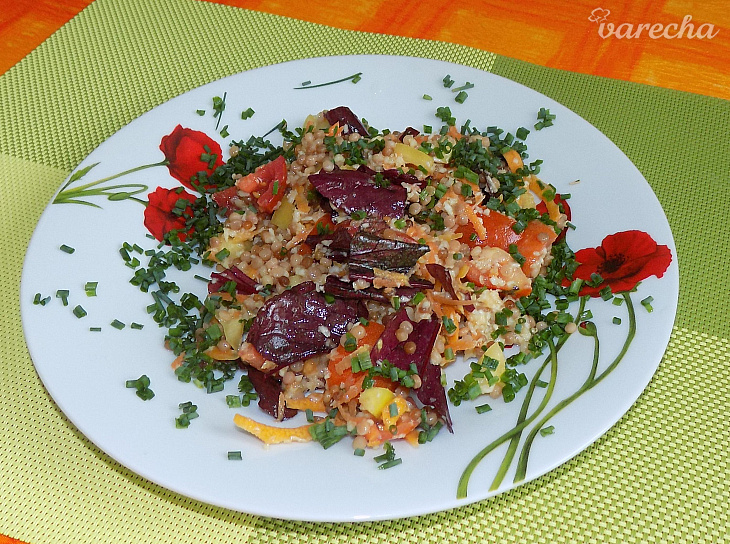 Šalát z tarhone s petržlenovou zálievkou (fotorecept)