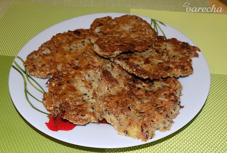 Bôbovo-zemiakové placky s kyslou kapustou (fotorecept)