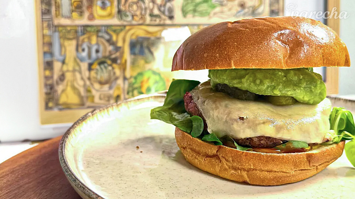 Vegánsky quinoa burger 