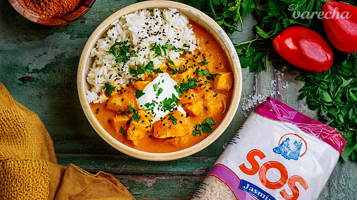 Mangové karí s kuriatkom