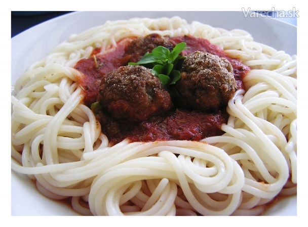 Špagety s mäsovými guľkami v rajčinovej omáčke (fotorecept)