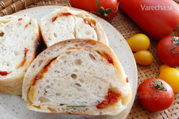 Chlieb so sušenými rajčinami (fotorecept)