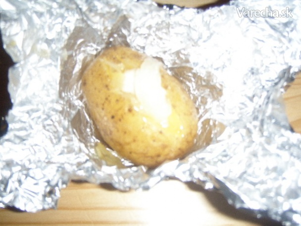 Labužnícke zemiaky v alobale