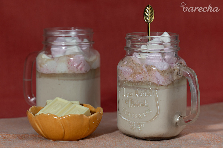Horúca biela čokoláda s pumpkin spice korením (videorecept)