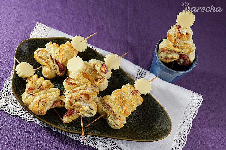 Stromčeky z lístkového cesta, rýchle a efektné slané chuťovky (videorecept)