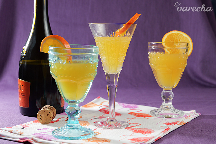 Ostalo vám prosecco zo Silvestra a mandľový likér od Vianoc? Namiešajte si super drink