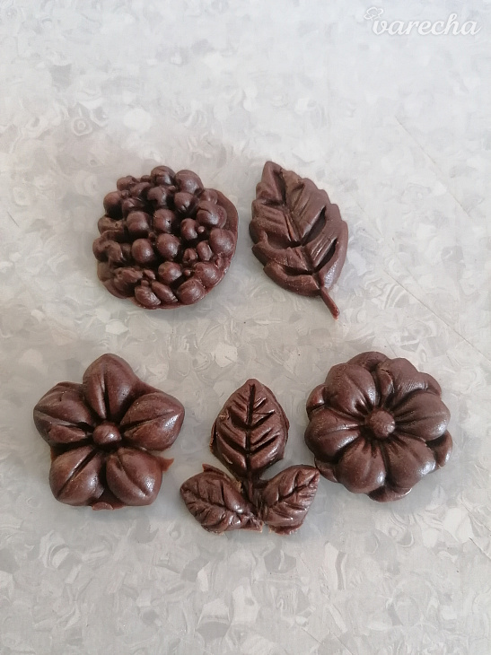 Modelovacia čokoládová hmota