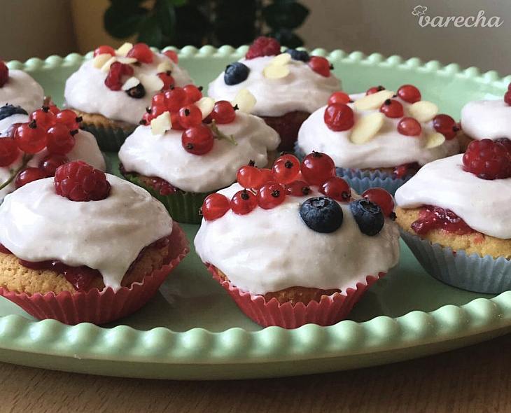 Vanilkové muffinky s jogurtovou polevou (fotorecept)