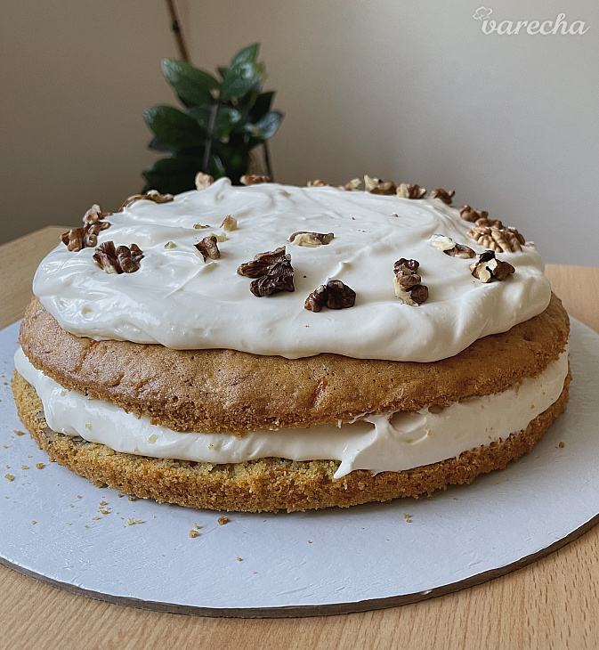 Mrkvová torta s mascarpone krémom