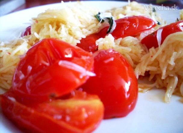 Capellini s bazalkou a paradajkami