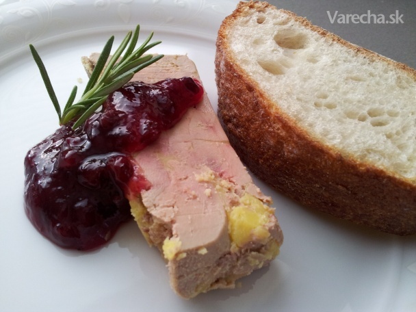 Terina z foie gras s brusnicami 