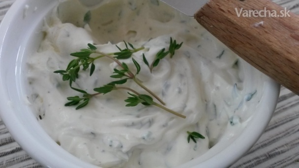 Prírodný ,,syr,, z gréckeho jogurtu s tymianom