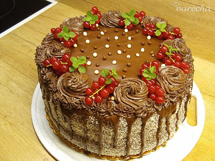 Torta plnená bešamelovým krémom a mascarpone