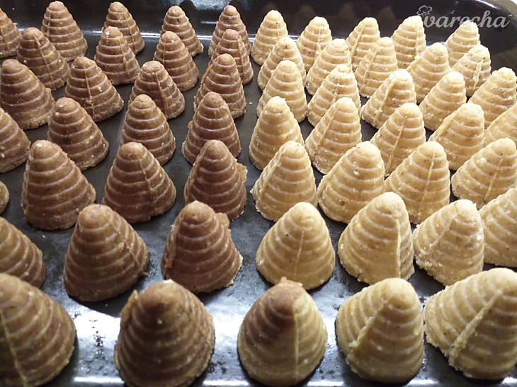 Vianočné pečivo - včelie úliky (fotorecept)