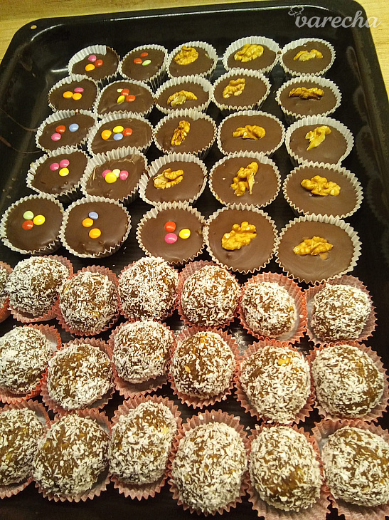 Vianočné pečivo - rumové guľky a šuhajdy z ľadových gaštanov