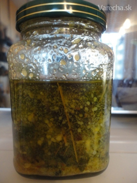 Bazalkovo-cesnakový olej